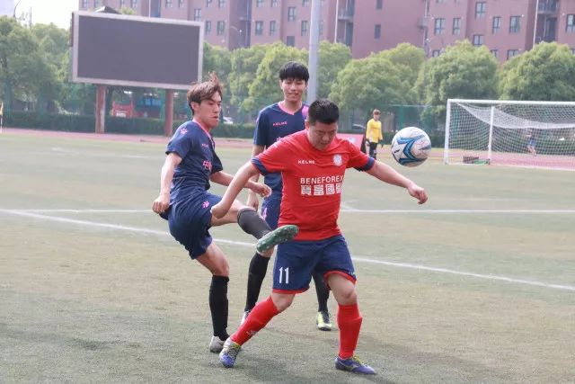 意甲-德赫亚两度扑出点球 AC米兰1-2佛罗伦萨